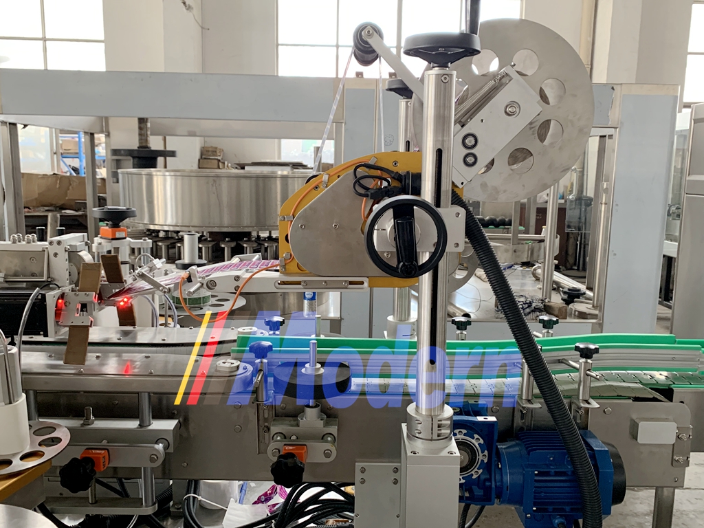 Automatic Bottle Three Sides Self Adhesive Labelling Machine